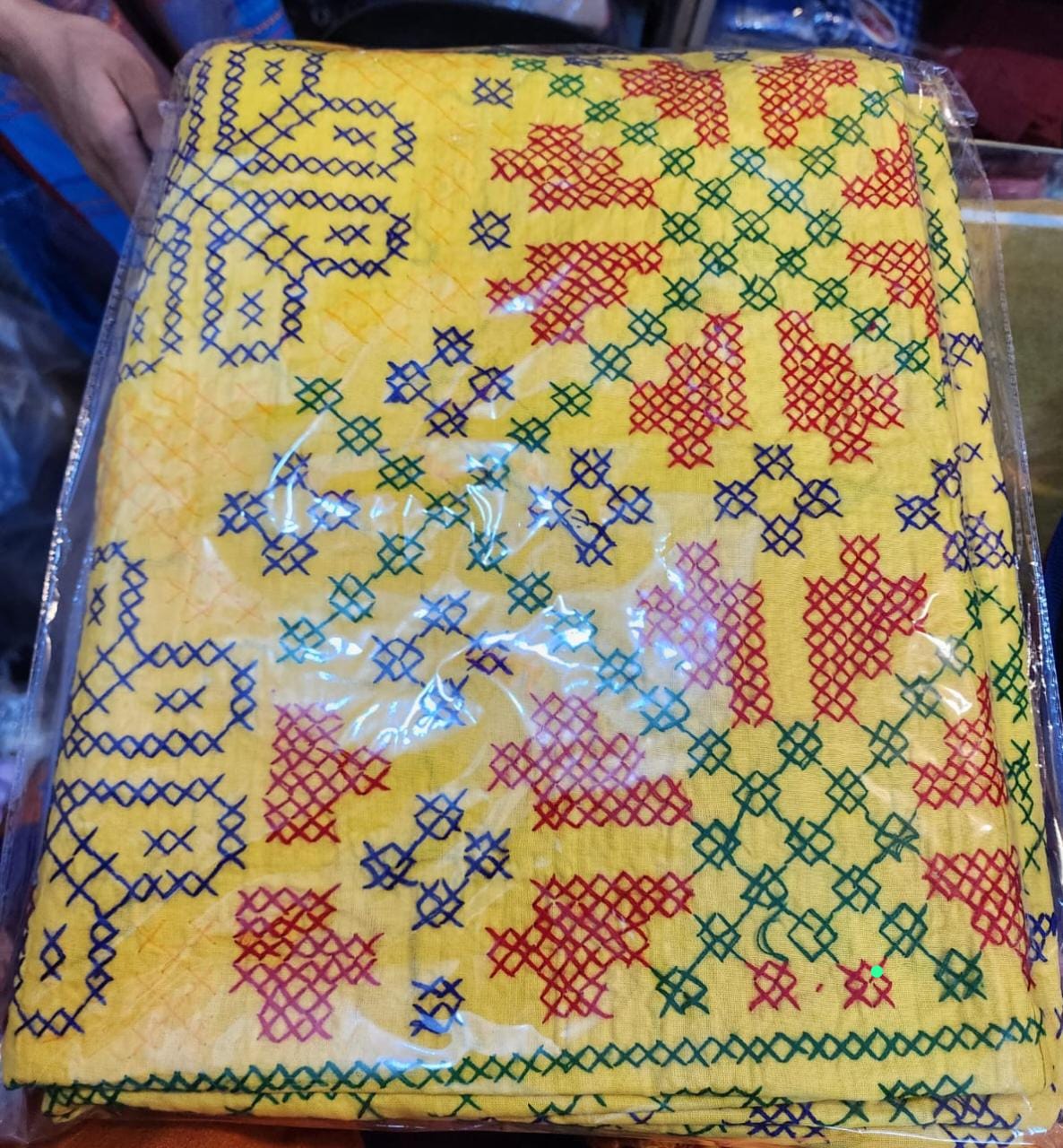 পাহাড়ি দের তৈরি উন্নত মানের কাঁথা