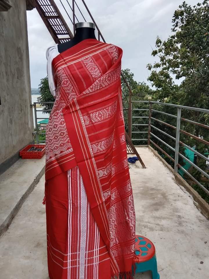পাহাড়ি কোমর তাঁতের বুনন পিনোন হাদি